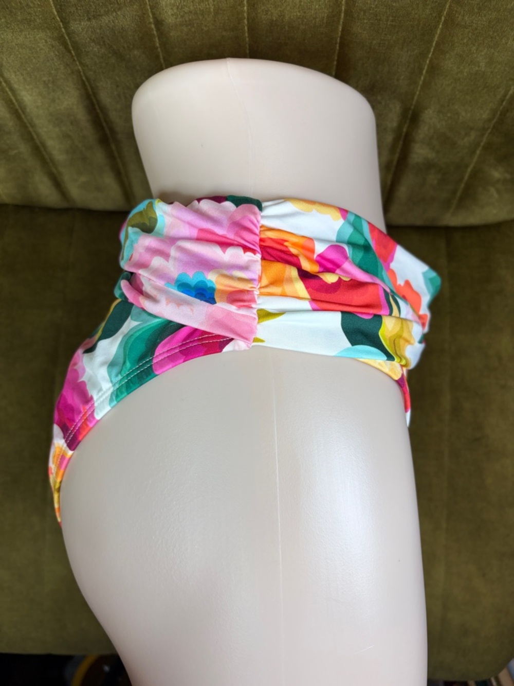Gibson Latimer Tropical Floral twist front  Bikini Bottom size large nwot - Picture 2 of 6